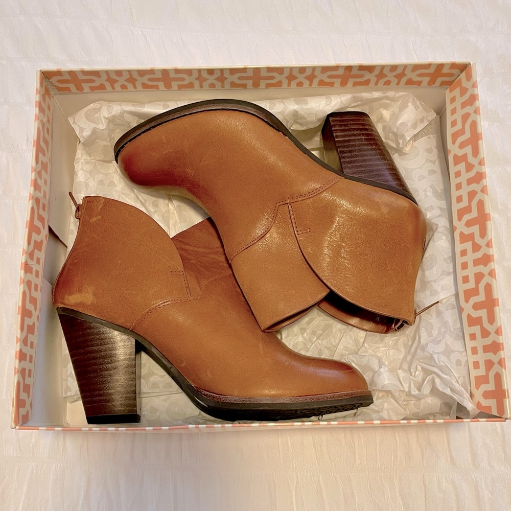 Gianni Bini - Top Tier Bootie in Hampton Tan